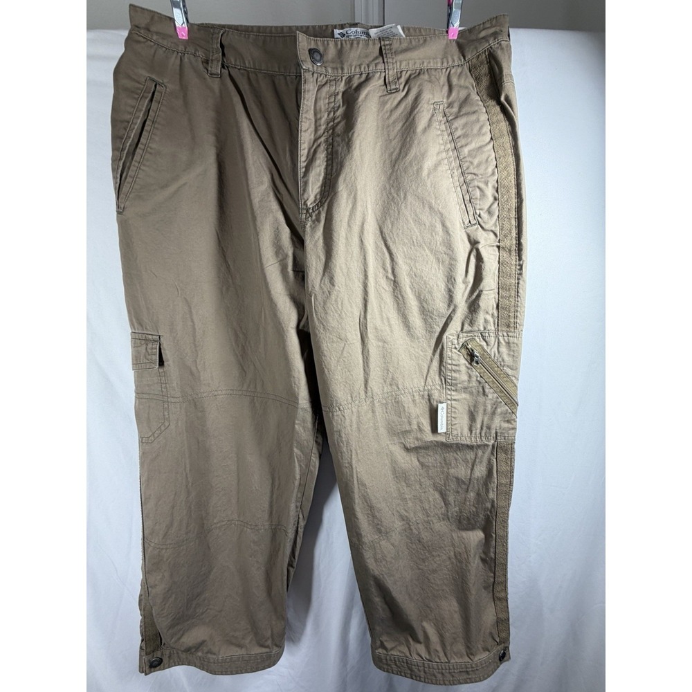 Columbia Women's Capri Pants Size 12 Cargo Hiking Outdoor Tan Khaki AL8240